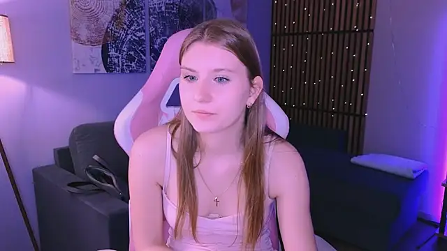 Caroline Desire  online show from 04-03-26, 07:48