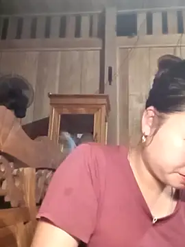 Snapshot of emlylyxinh chatting on 02-25-26, 07:25 emlylyxinh online show from 02-25-26, 07:25