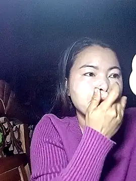 Snapshot of emlylyxinh chatting on 02-19-26, 06:05 emlylyxinh online show from 02-19-26, 06:05