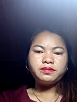 Snapshot of emlylyxinh chatting on 02-12-26, 09:25 emlylyxinh online show from 02-12-26, 09:25