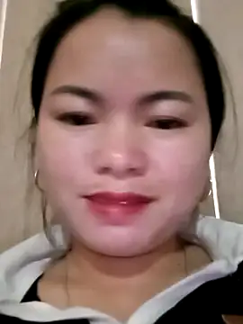 Snapshot of emlylyxinh chatting on 02-10-26, 03:27 emlylyxinh online show from 02-10-26, 03:27