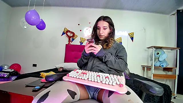 MEW ALIX online show from 07-07-26, 01:36