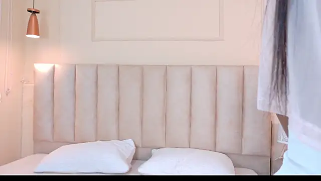 Snapshot of JosselynBrown chatting on 06-13-26, 11:19 JosselynBrown online show from 06-13-26, 11:19