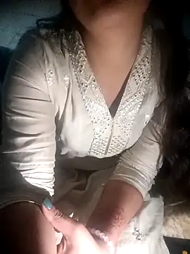 Snapshot of aishwarya_sunkisser chatting on 02-11-26, 08:03 aishwarya sunkisser online show from 02-11-26, 08:03