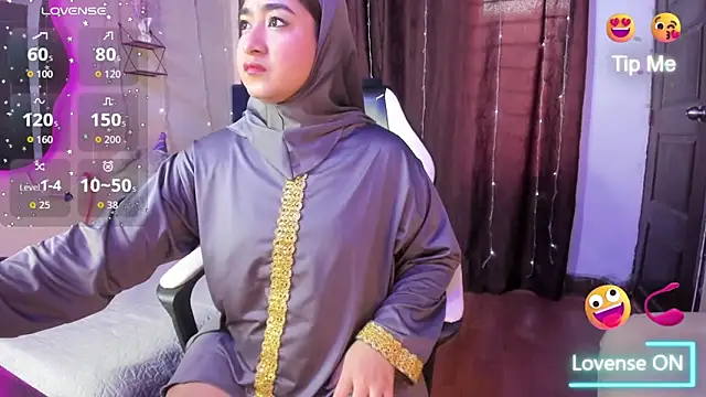 Snapshot of SamiraAwada chatting on 02-11-26, 06:19 SamiraAwada online show from 02-11-26, 06:19