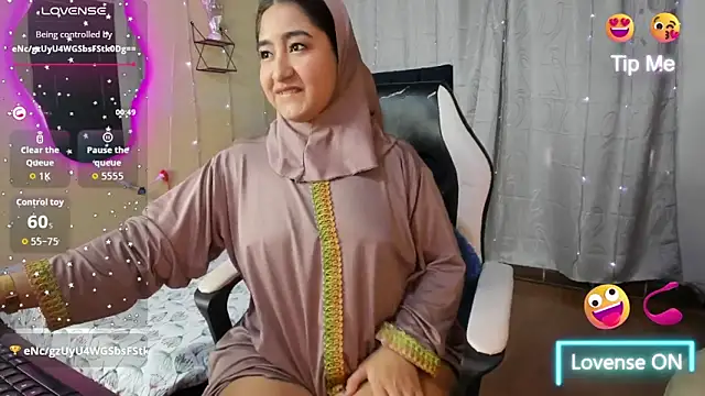 Snapshot of SamiraAwada chatting on 02-21-26, 06:43 SamiraAwada online show from 02-21-26, 06:43