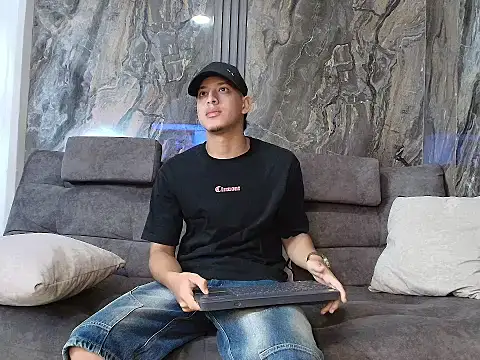 Noah Blackk online show from 02-20-26, 01:13