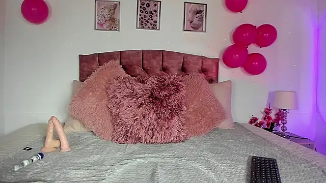 zoe cute2 online show from 02-14-26, 06:19