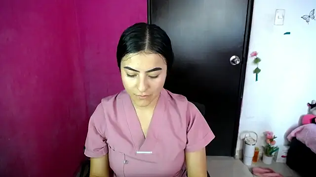 charlotte petit  online show from 04-09-26, 08:15