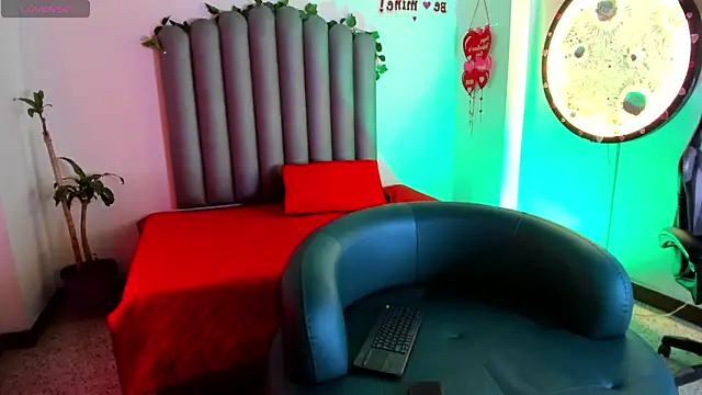 Miaa-Foxx online show from 04-10-26, 07:43