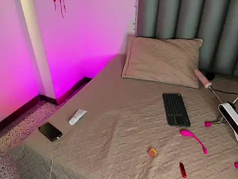 Miaa-Foxx online show from 02-21-26, 09:17