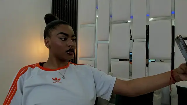 Snapshot of _luna_rossee_ chatting on 03-02-26, 09:44 luna rossee online show from 03-02-26, 09:44