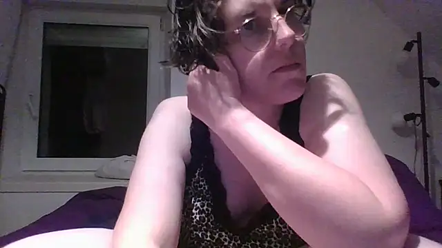 OIseauNoir88 online show from 05-12-26, 07:53