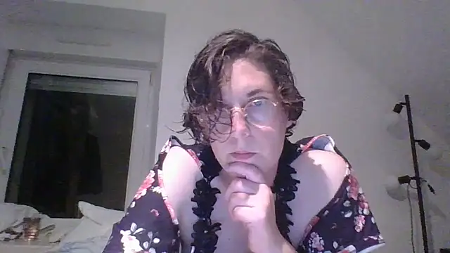 OIseauNoir88 online show from 05-20-26, 08:06