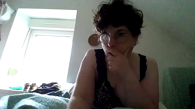 OIseauNoir88 online show from 02-09-26, 08:12