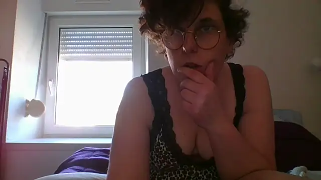 OIseauNoir88 online show from 03-17-26, 01:58