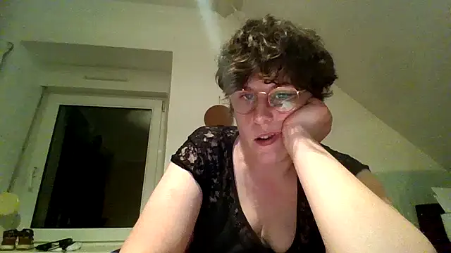 OIseauNoir88 online show from 02-09-26, 08:51