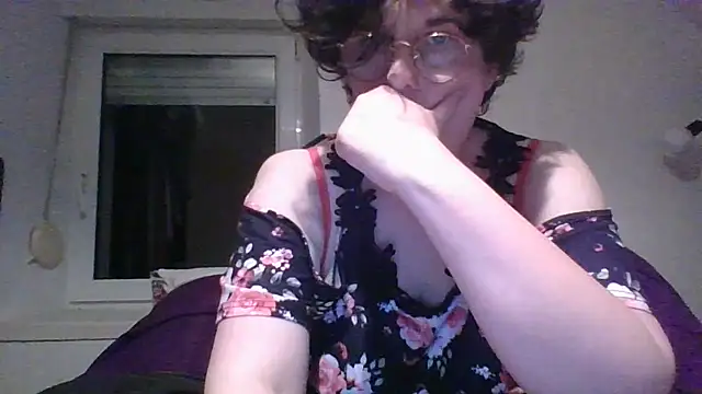 OIseauNoir88 online show from 04-04-26, 07:31