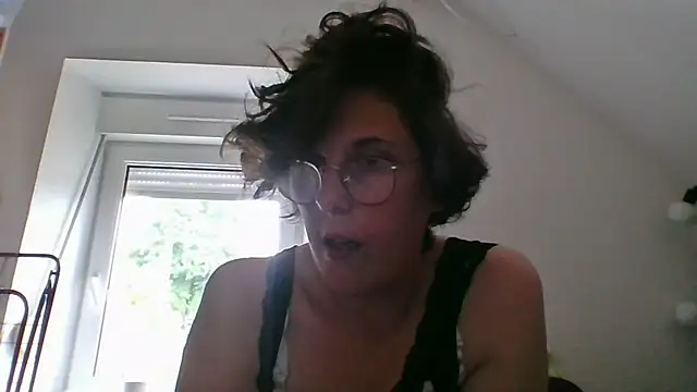 OIseauNoir88 online show from 05-15-26, 02:59
