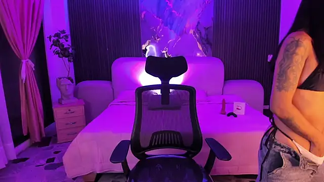 JazminRusso  online show from 04-27-26, 06:44