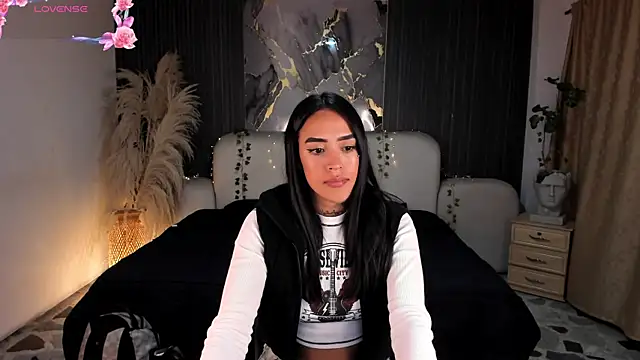 JazminRusso  online show from 06-08-26, 06:47
