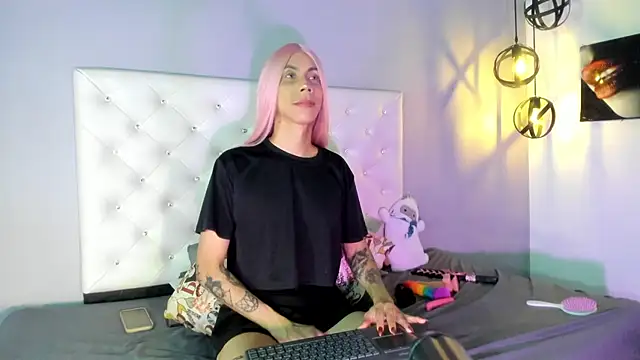 Rose peterson  online show from 02-03-26, 01:49