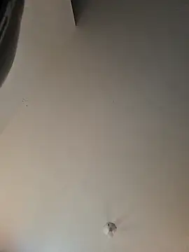 Snapshot of KLEYTON33 chatting on 02-15-26, 01:21 KLEYTON33 online show from 02-15-26, 01:21