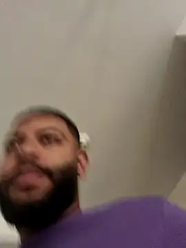 Snapshot of KLEYTON33 chatting on 02-10-26, 02:27 KLEYTON33 online show from 02-10-26, 02:27