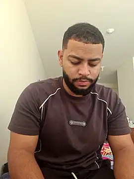 Snapshot of KLEYTON33 chatting on 02-28-26, 03:44 KLEYTON33 online show from 02-28-26, 03:44