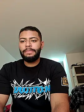 Snapshot of KLEYTON33 chatting on 02-04-26, 09:54 KLEYTON33 online show from 02-04-26, 09:54