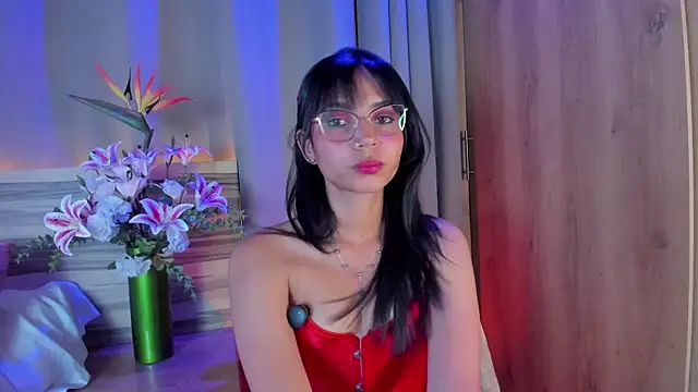 Snapshot of EvaLune chatting on 04-08-26, 10:00 EvaLune online show from 04-08-26, 10:00