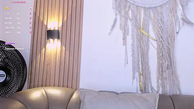 Snapshot of Salma_Haleem chatting on 02-22-26, 08:32 Salma Haleem online show from 02-22-26, 08:32