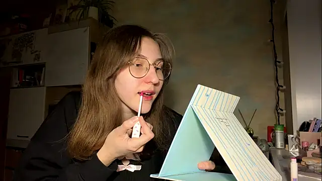 Miaaa Moon online show from 03-19-26, 06:41