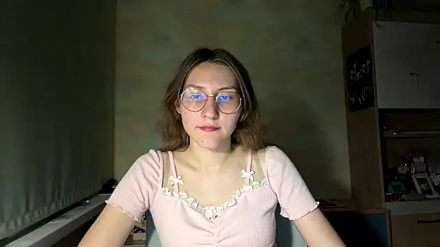 Snapshot of Miaaa_Moon chatting on 06-11-26, 06:49 Miaaa Moon online show from 06-11-26, 06:49