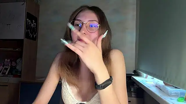 Snapshot of Miaaa_Moon chatting on 06-09-26, 04:30 Miaaa Moon online show from 06-09-26, 04:30