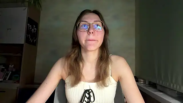 Snapshot of Miaaa_Moon chatting on 07-07-26, 07:06 Miaaa Moon online show from 07-07-26, 07:06