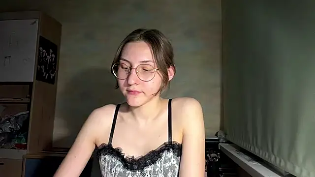 Snapshot of Miaaa_Moon chatting on 06-16-26, 07:36 Miaaa Moon online show from 06-16-26, 07:36