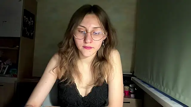 Snapshot of Miaaa_Moon chatting on 06-25-26, 05:51 Miaaa Moon online show from 06-25-26, 05:51