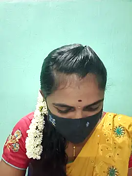 Snapshot of Tamil_Hot_Shana chatting on 05-12-26, 01:28 Tamil Hot Shana online show from 05-12-26, 01:28