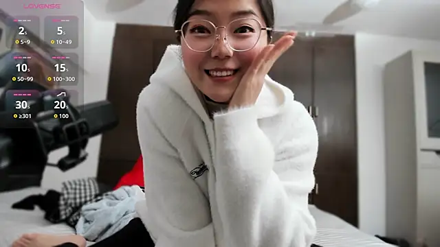 xinxin201201 online show from 03-08-26, 07:44