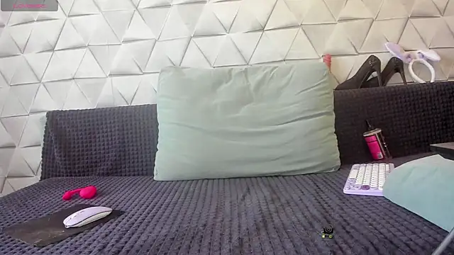 Kristinsweet online show from 02-24-26, 04:35