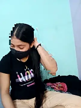 Snapshot of 18_year_old_girl chatting on 04-24-26, 03:52 18 year old girl online show from 04-24-26, 03:52