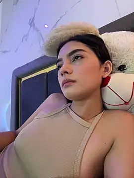 Doll Alaia  online show from 02-12-26, 10:59