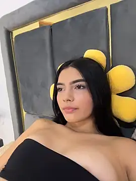 Doll Alaia  online show from 02-26-26, 07:25