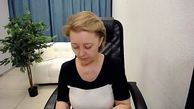MONA W online show from 04-30-26, 11:06