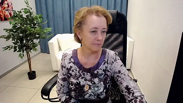MONA W online show from 06-03-26, 11:00
