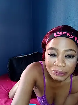 Amarcreamxx online show from 02-01-26, 11:41