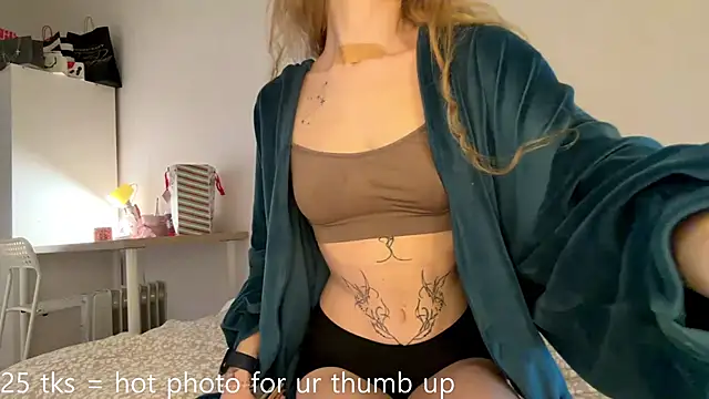 Snapshot of Flexiblegirl chatting on 02-13-26, 06:30 Flexiblegirl online show from 02-13-26, 06:30