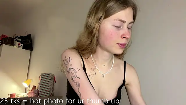 Snapshot of Flexiblegirl chatting on 02-05-26, 04:58 Flexiblegirl online show from 02-05-26, 04:58