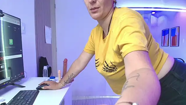 Madame scarlett online show from 03-25-26, 11:42